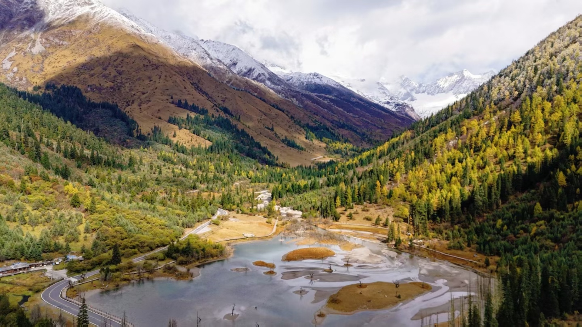 稻城亞丁9日遊&mdash;&mdash;深入川西高原、眺望雪山、訪秘境、體驗神秘藏傳佛教文化