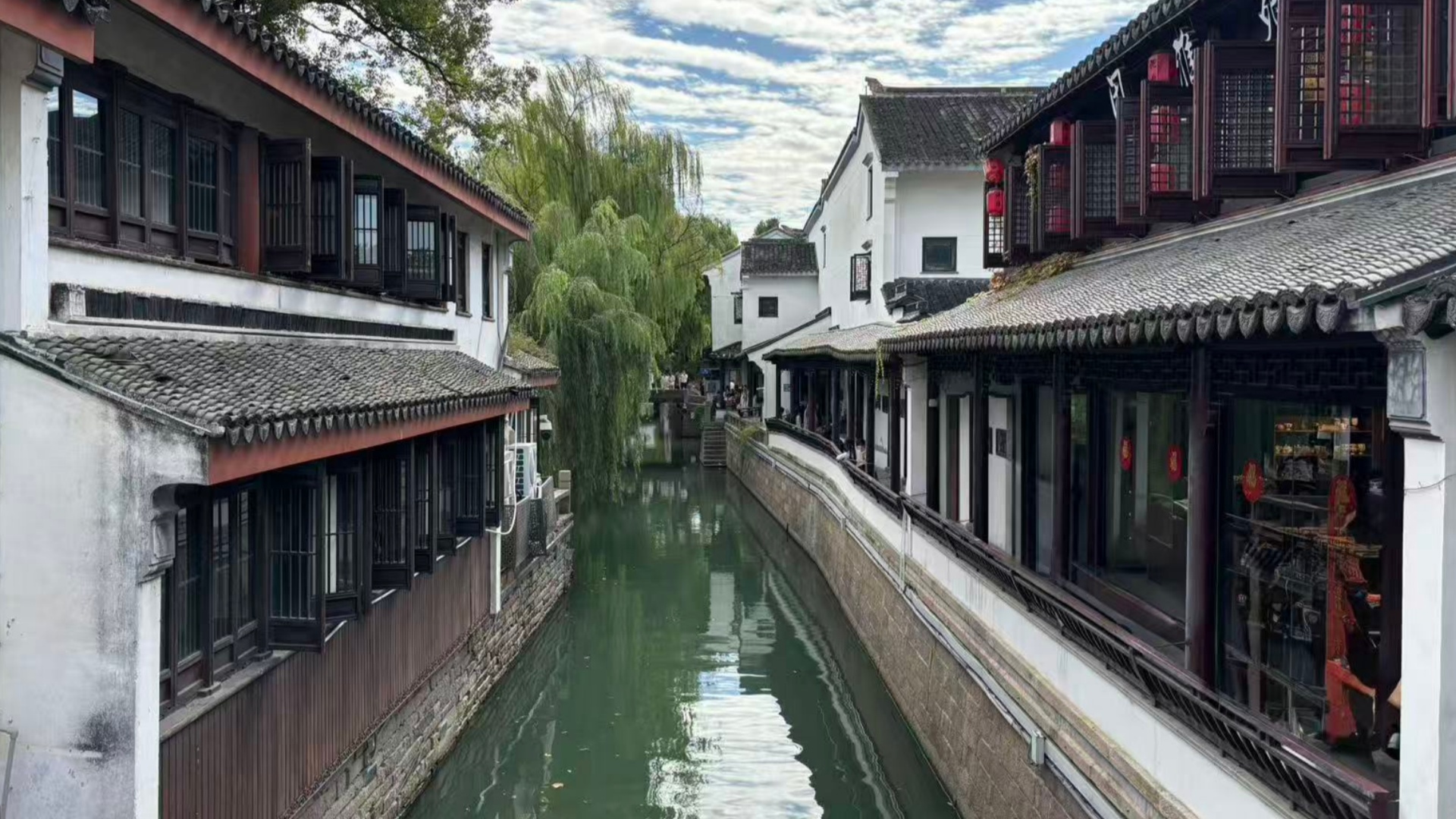 江南7日遊&mdash;&mdash;上海、蘇州、烏鎮、杭州，七日江南，滬上風華、蘇園雅韻、烏鎮舟影、杭州湖山，一程盡覽水墨詩篇